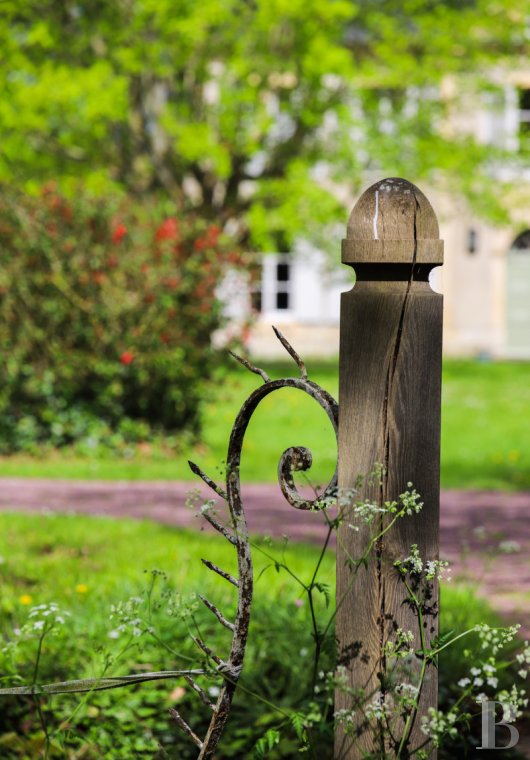 A 19th-century house bordered by a moat, in the Pays d'Auge region, in Normandy  - photo  n°7